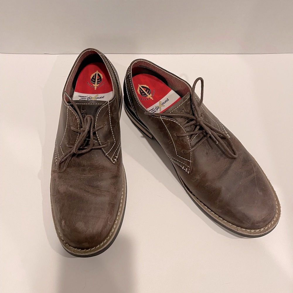 Men Original Penguin Oxford leather shoe perfect for everyday wear! Lace-up & go